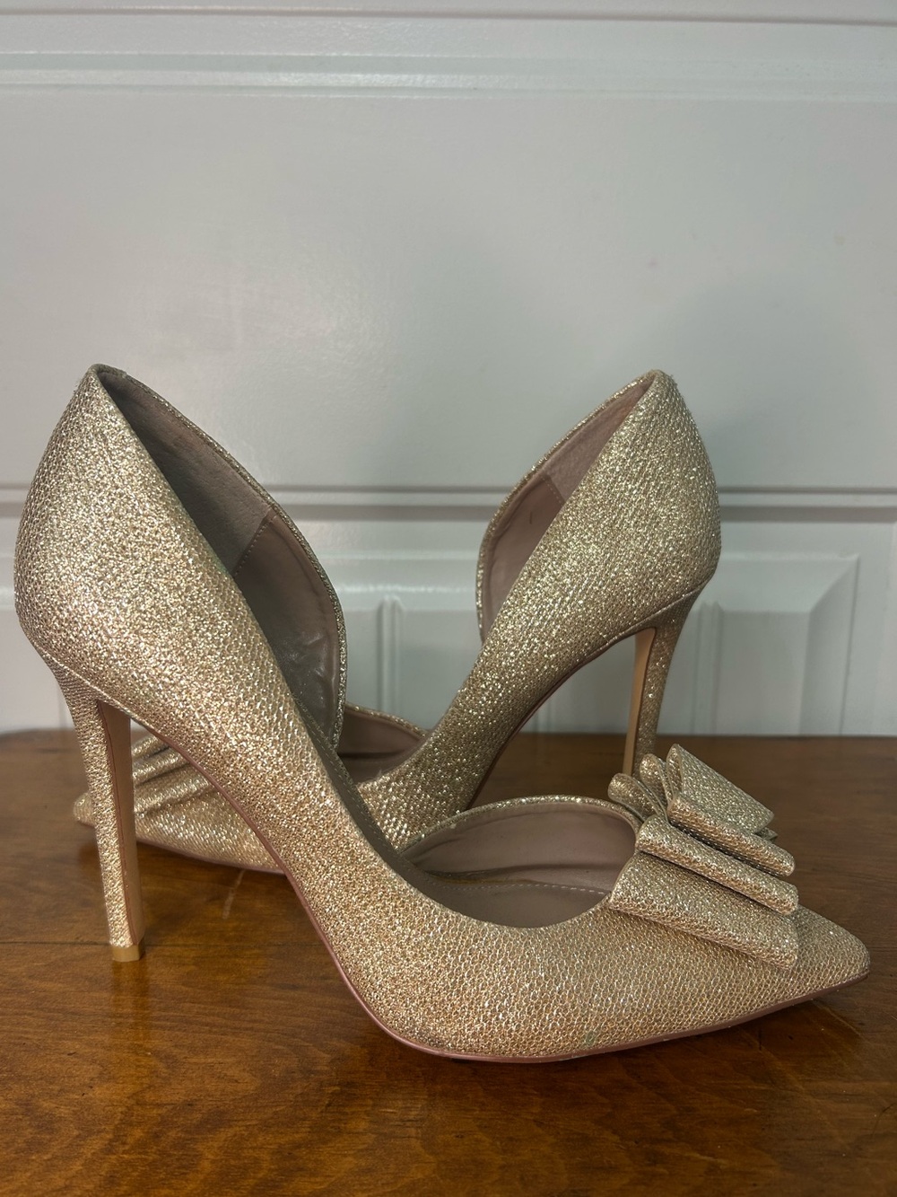 Betsey Johnson Glitter Pointed-Toe High Heels with Bow - Gold size 10
